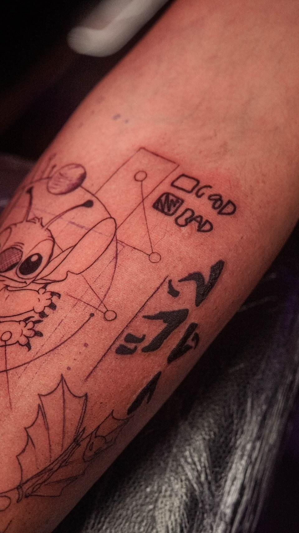 Tatuaje geométrico espalda
